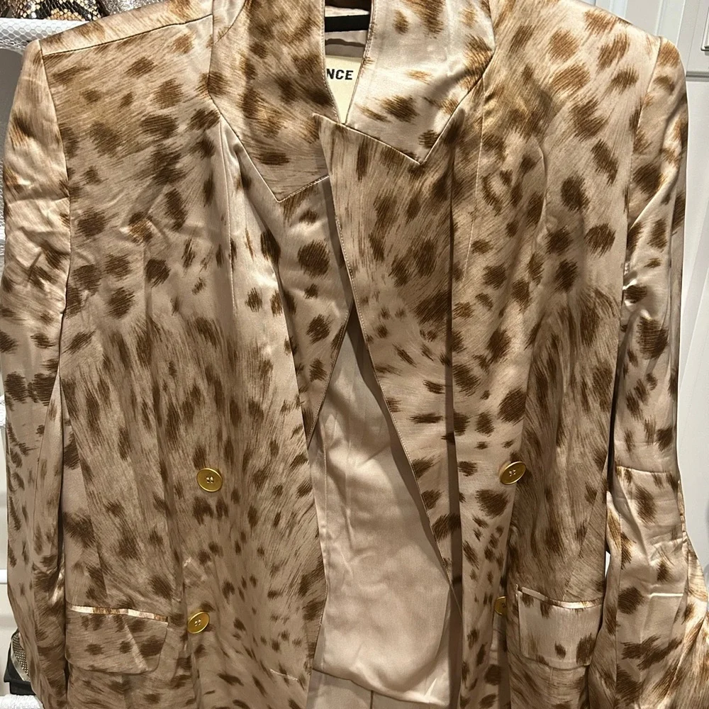 L’Agence Taryn Silk Blazer - Picture 7 of 7